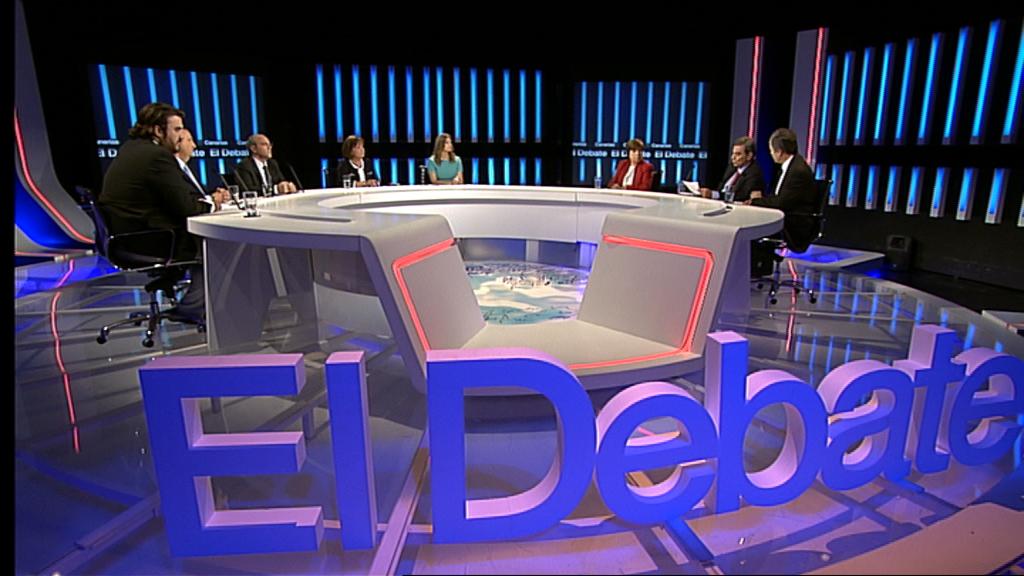 Letras corporeas con efecto luminoso en uno de los debates realizados en TVE
